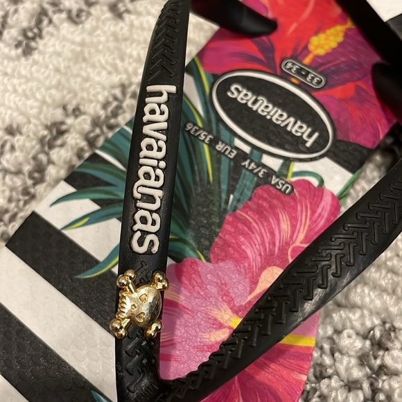 Girls Havaianas With Custom Charms - 33/34 - Picture 2 of 5